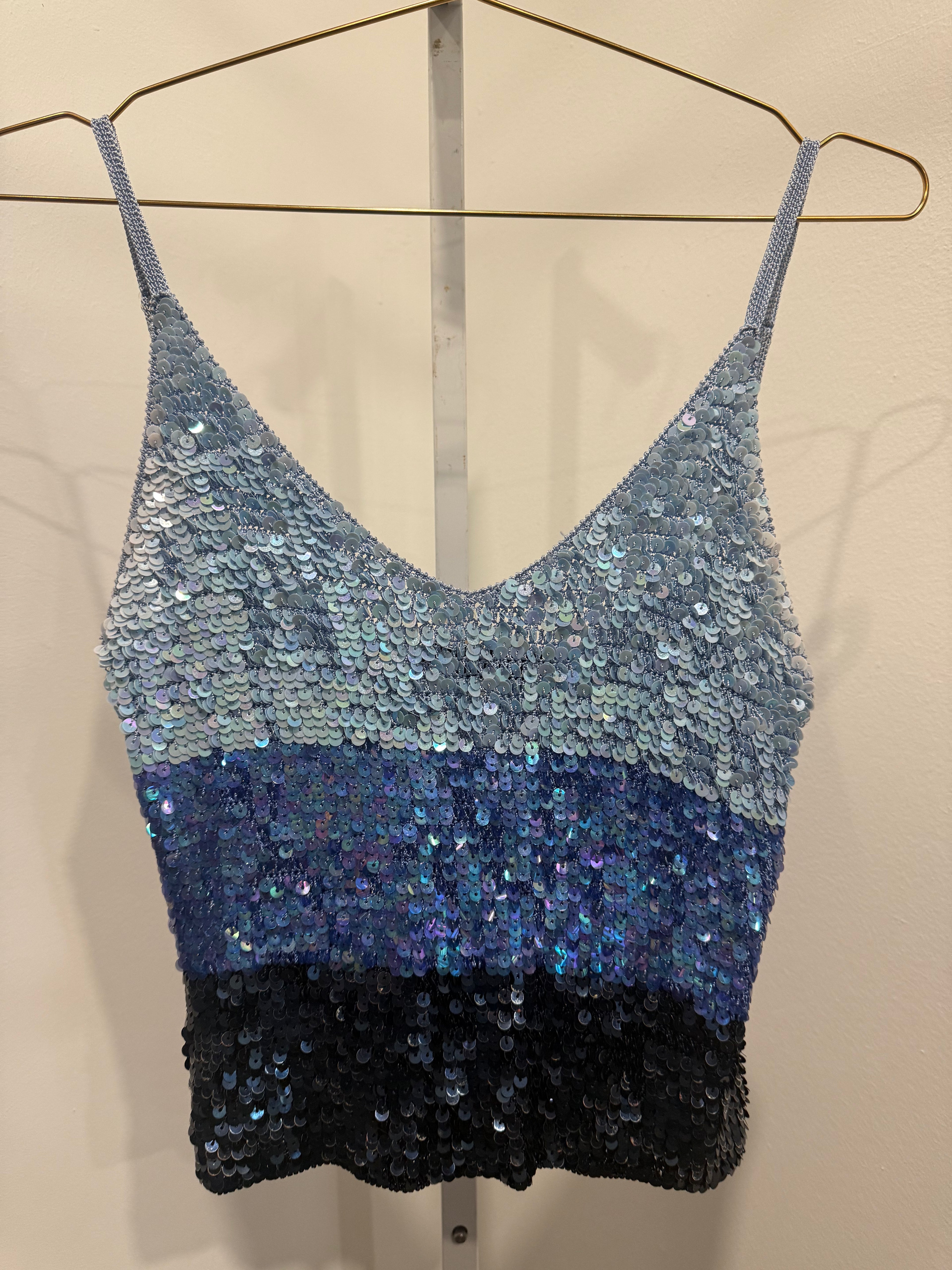 Tricolor blue crochet top