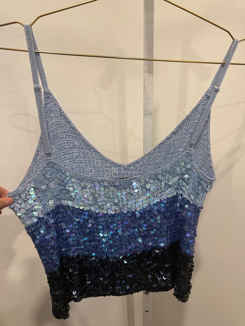 Tricolor blue crochet top